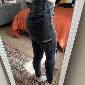 AE Size 2 Ripped Skinny Jeans (fit like a 0)